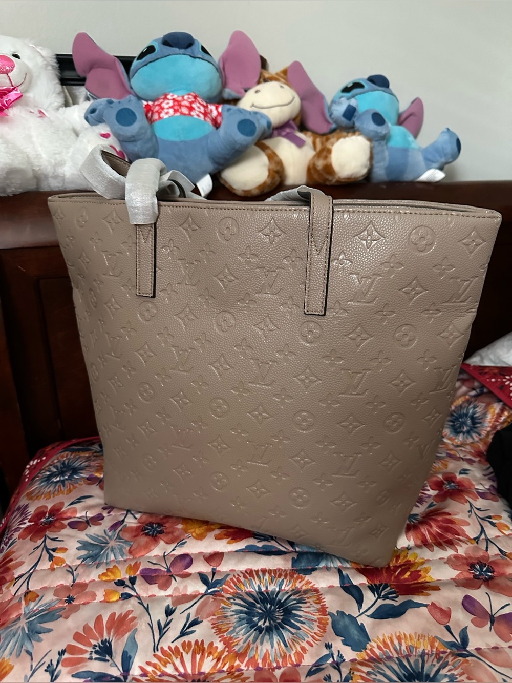 Never full - Women's Shoulder. Beige Bag